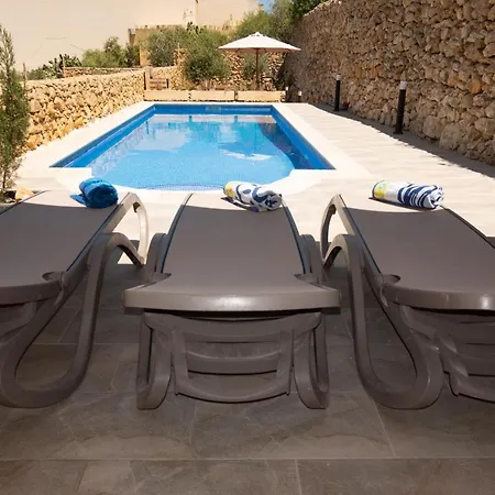 Apartment Si-ku With Private Pool And Hot Tub Xaghra
