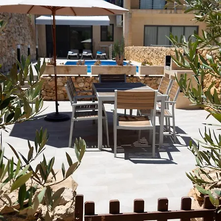 Apartment Si-ku With Private Pool And Hot Tub Xaghra