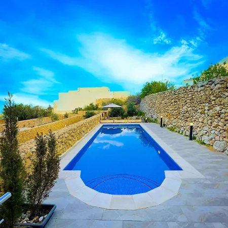 Apartment Si-ku With Private Pool And Hot Tub