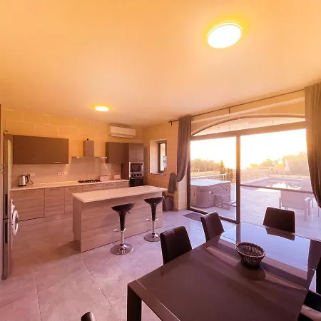 Si-ku With Private Pool And Hot Tub Xagħra