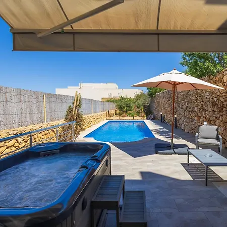 Apartment Si-ku With Private Pool And Hot Tub
