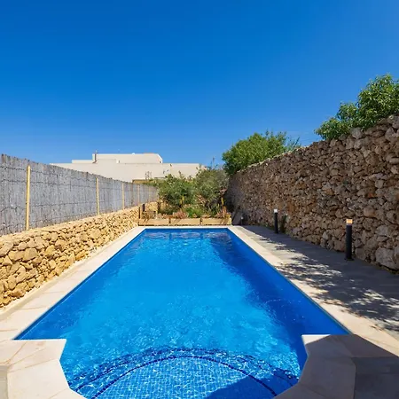 Apartment Si-ku With Private Pool And Hot Tub Xaghra